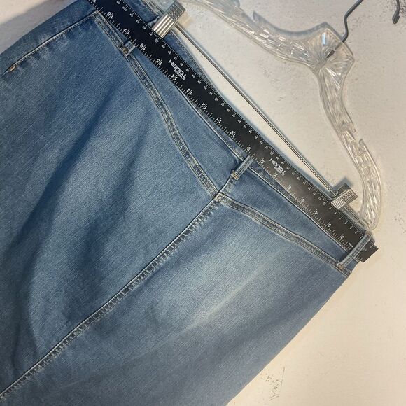 Talbots Ladies denim Skirt 16 Blue knee length Plus Size Capsule Minimalist Day - Picture 9 of 11